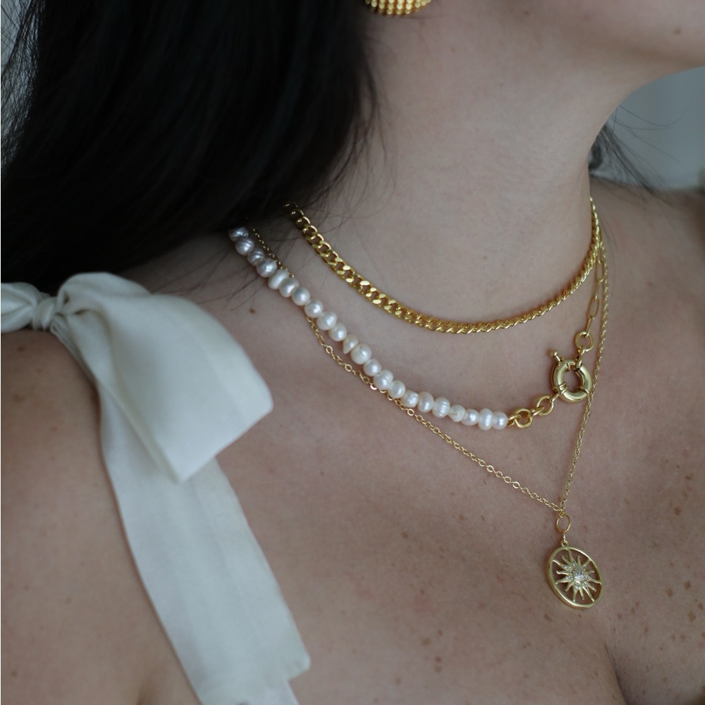 Esther necklace (2nd pearl/chain necklace)